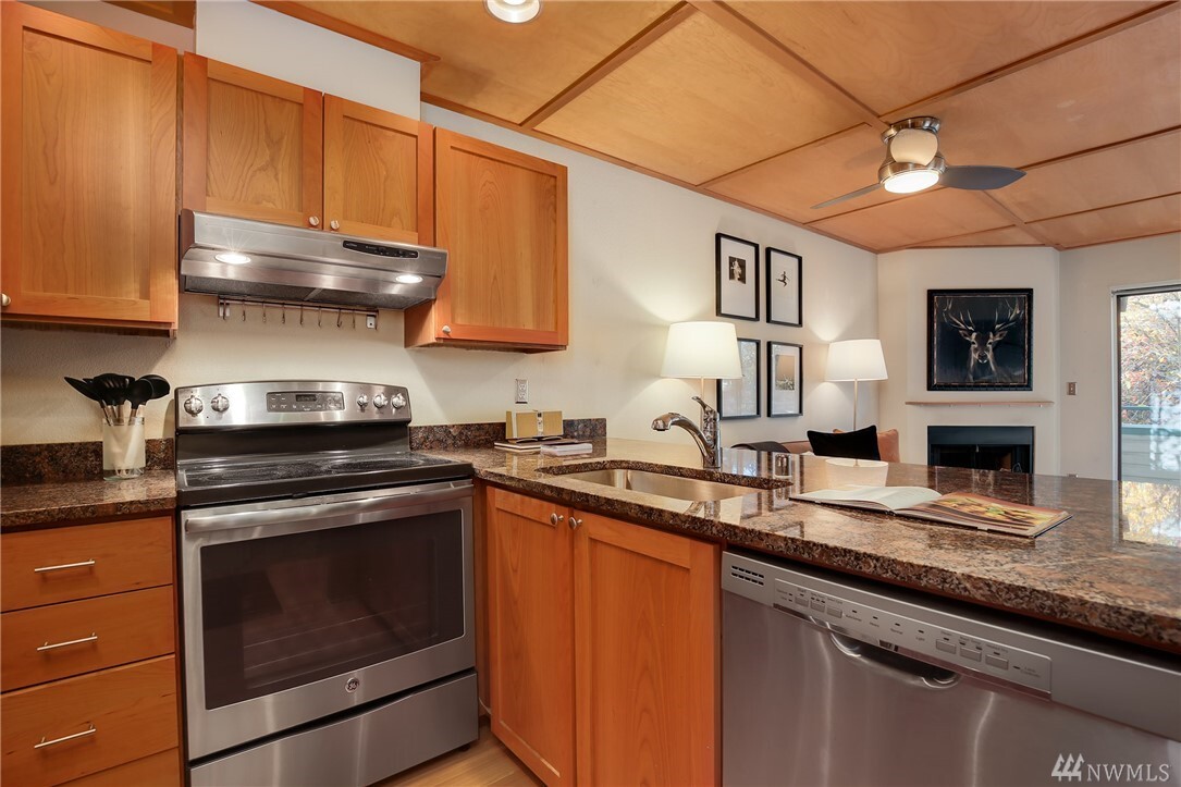 Property Photo: 211 Summit Avenue E N308 WA 98102