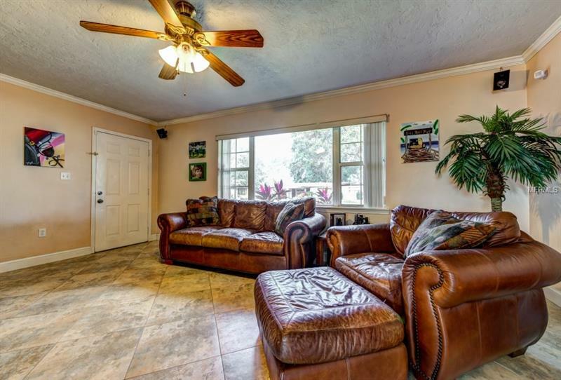 Property Photo: 2615 12th Avenue W FL 34205