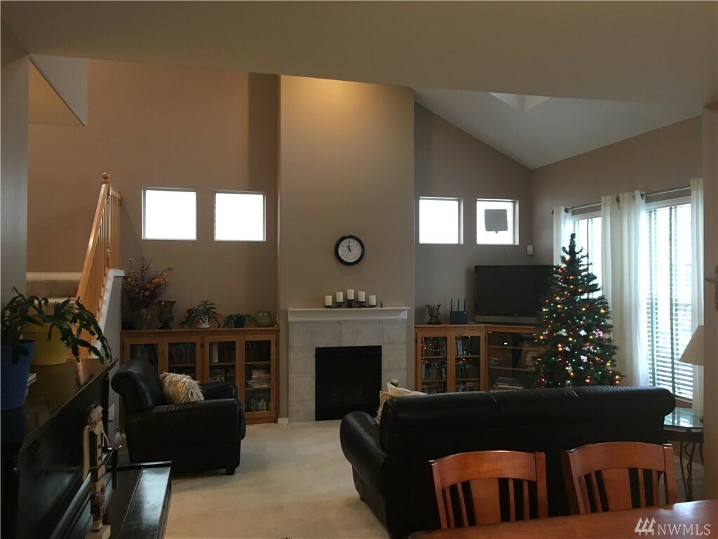 Property Photo:  6627 Francis Lp SE  WA 98092 