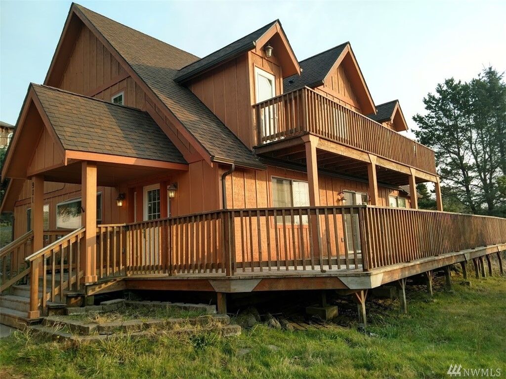 Property Photo:  901 Jetty View Dr  WA 98595 