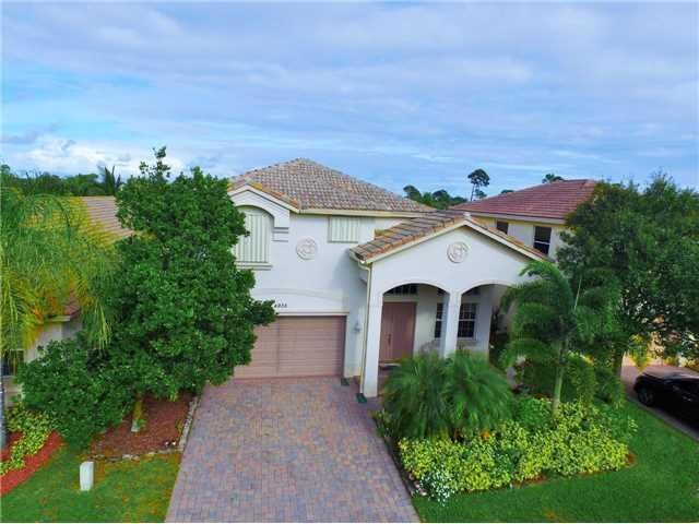 Property Photo:  4935 SE Askew Avenue  FL 34997 