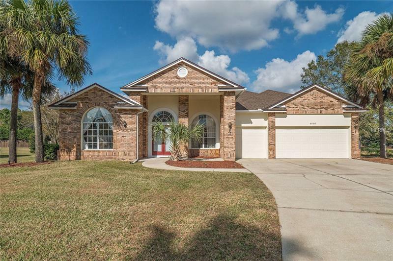 Property Photo:  4808 Eaglesham Drive  FL 32826 