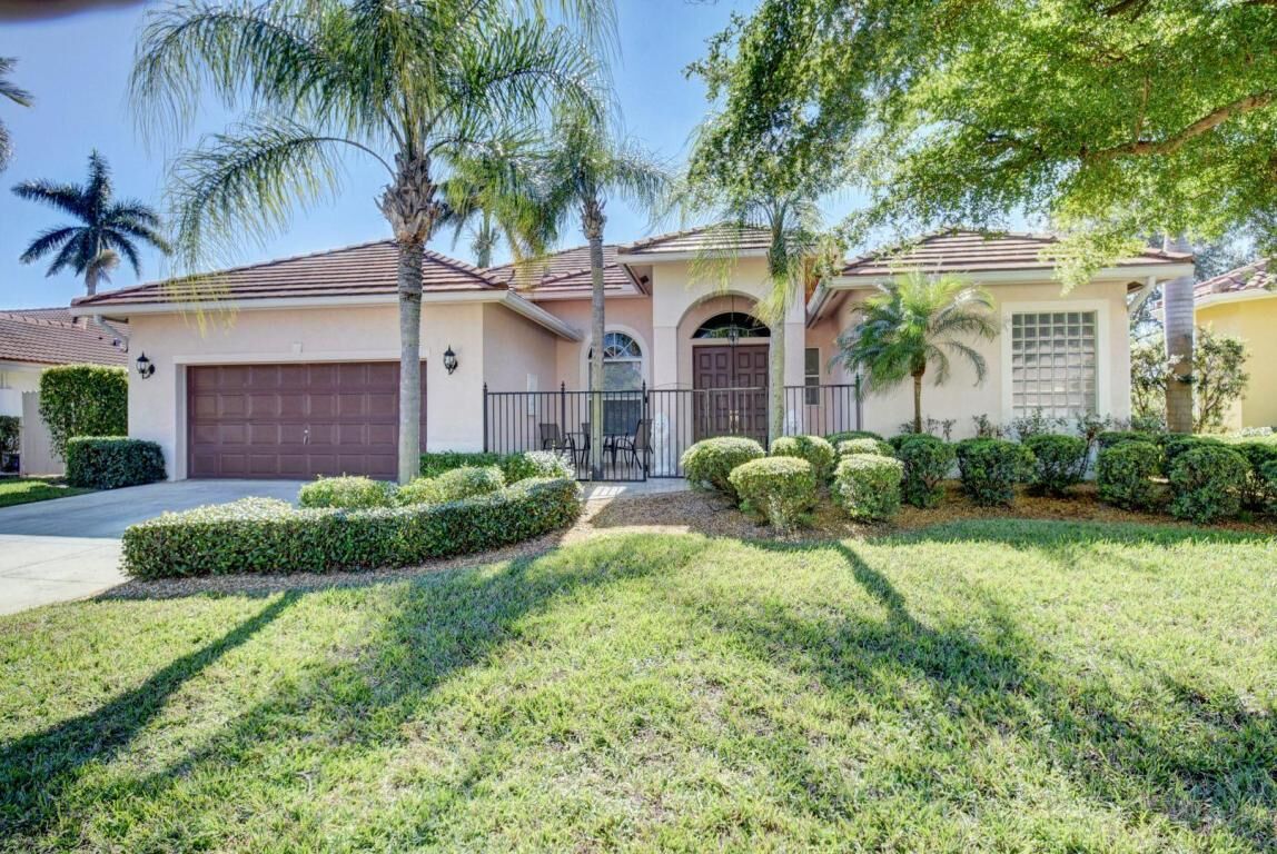 Property Photo:  960 Greensward Lane  FL 33445 