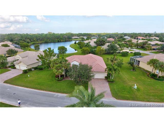 Property Photo:  899 SW Bromelia Ter  FL 34997 