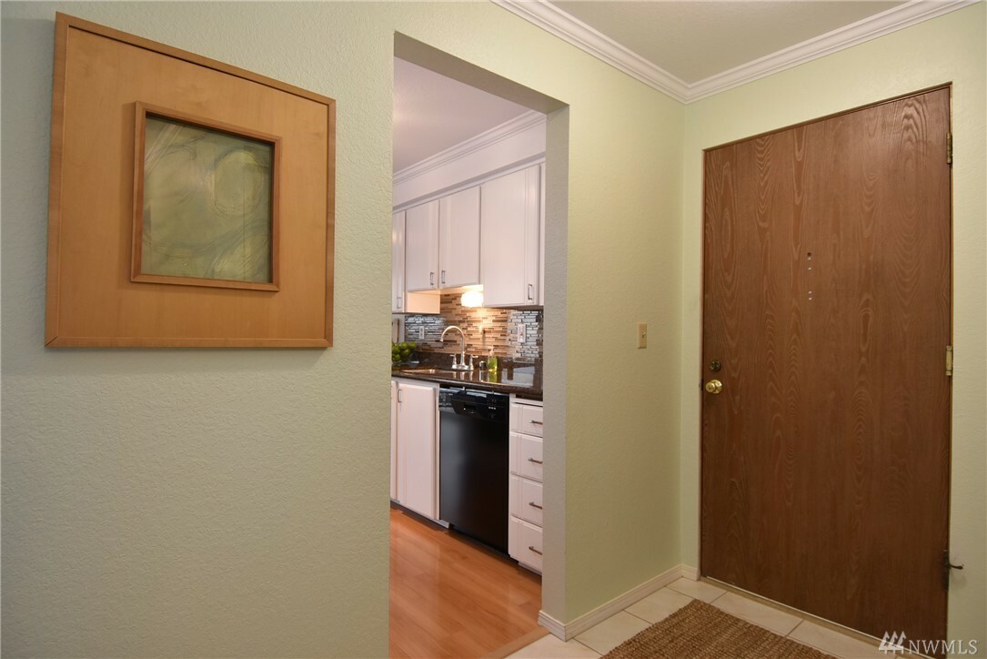 Property Photo:  11755 Greenwood Ave N 204  WA 98133 
