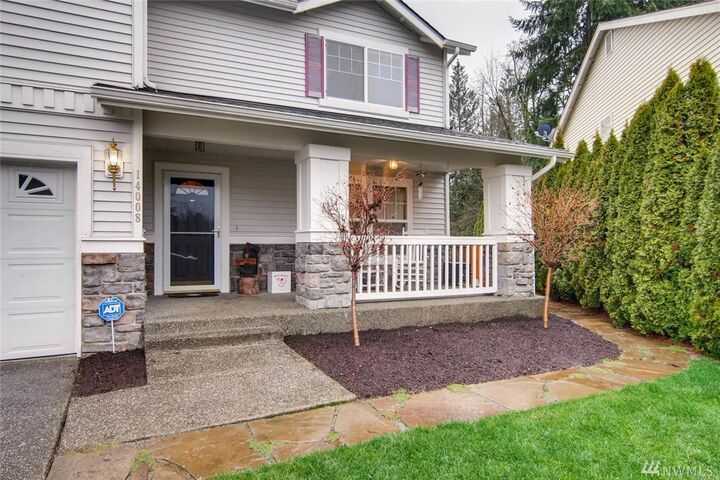 Property Photo:  14008 284th Cir NE  WA 98019 