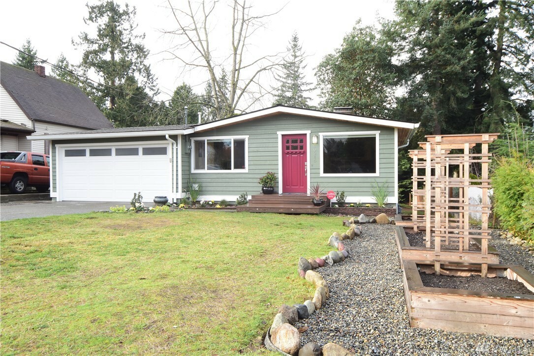 Property Photo:  10215 1st Ave S  WA 98168 