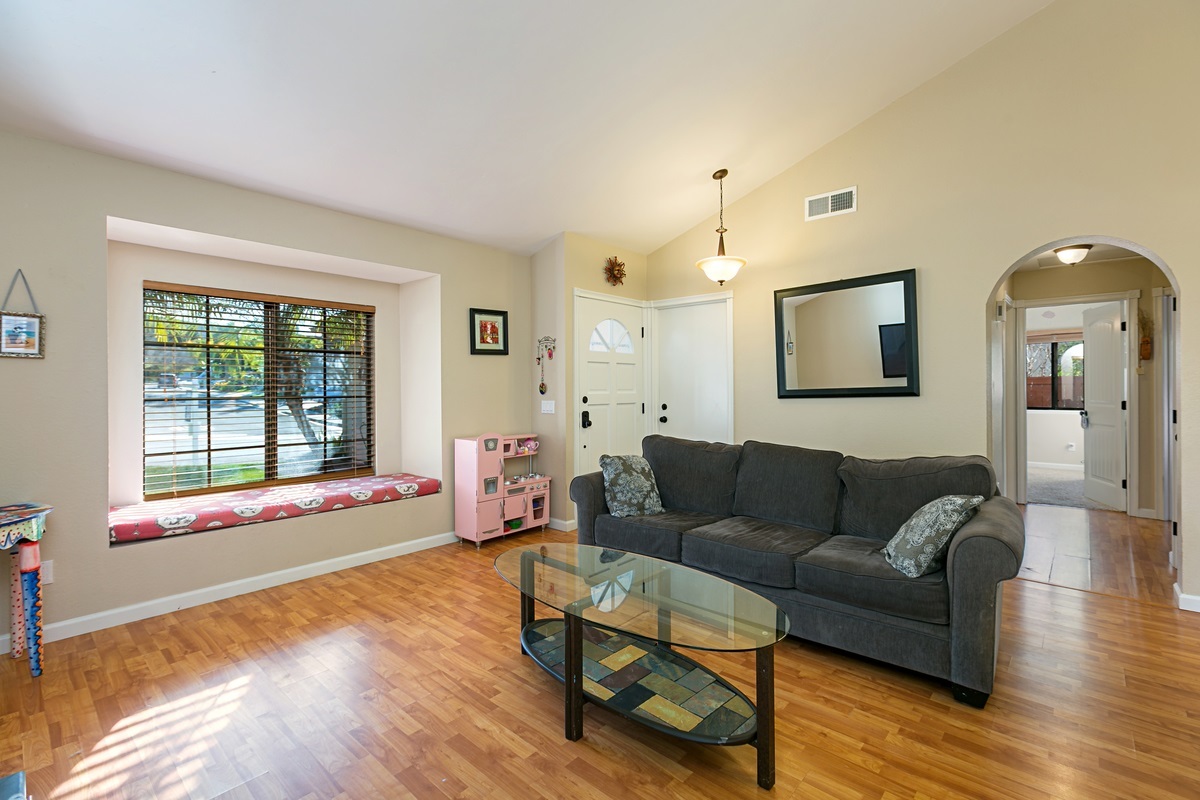 Property Photo: 811 Applewilde Dr. CA 92078