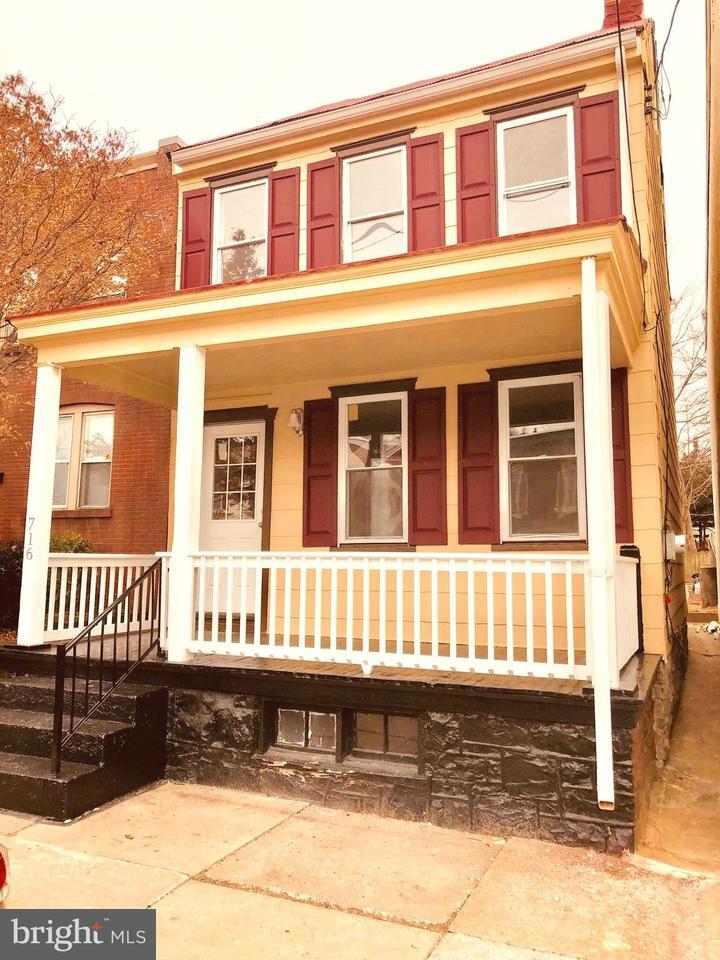 Property Photo:  716 E Fulton Street  PA 17602 