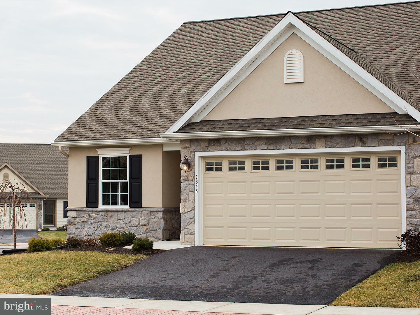 Property Photo: 1346 Willow Creek Drive PA 17552