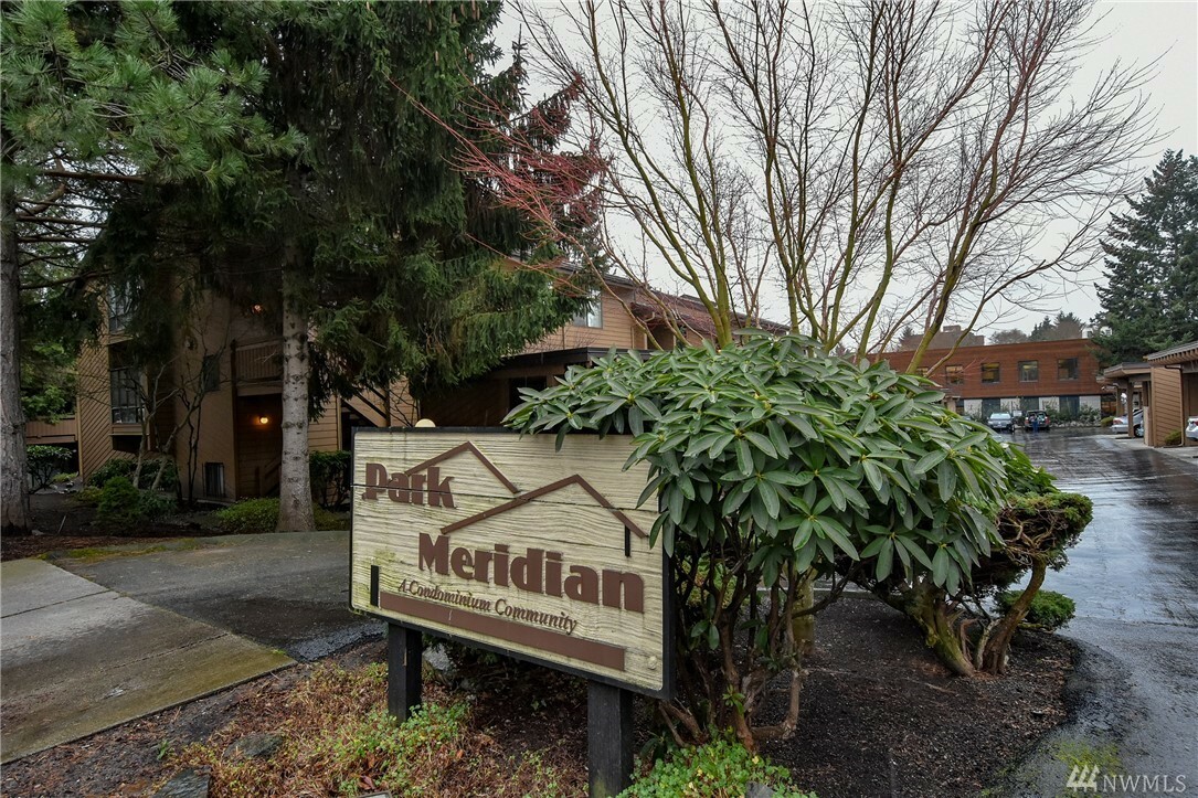 Property Photo:  1819 N 107th St 202  WA 98133 