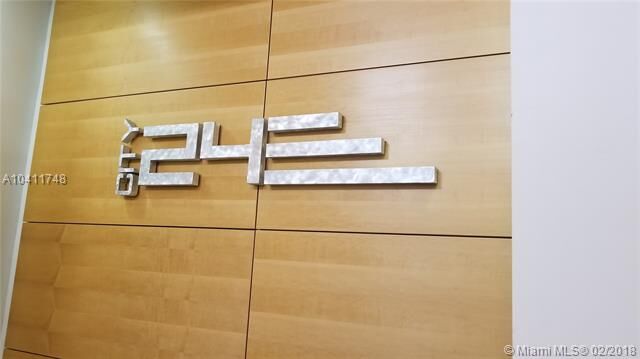 Property Photo:  350 NE 24 St 612  FL 33137 