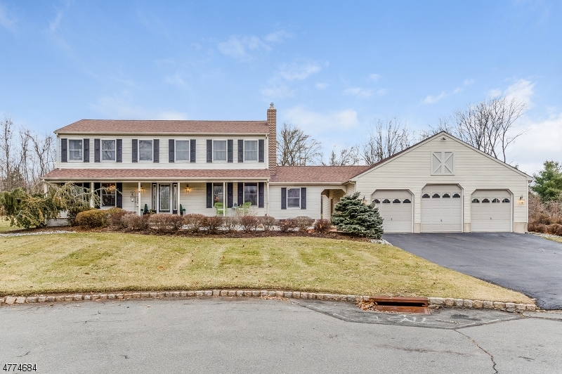 Property Photo:  5 Harvest Hill Drive  NJ 08559 