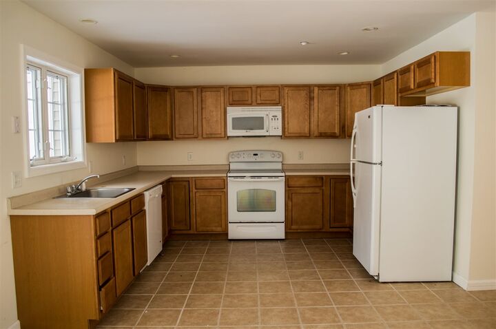 Property Photo:  84 Summer Street 2-5  NH 03458 