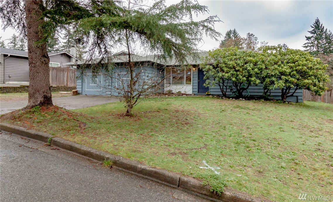 Property Photo:  21815 Meridian Ave S  WA 98021 