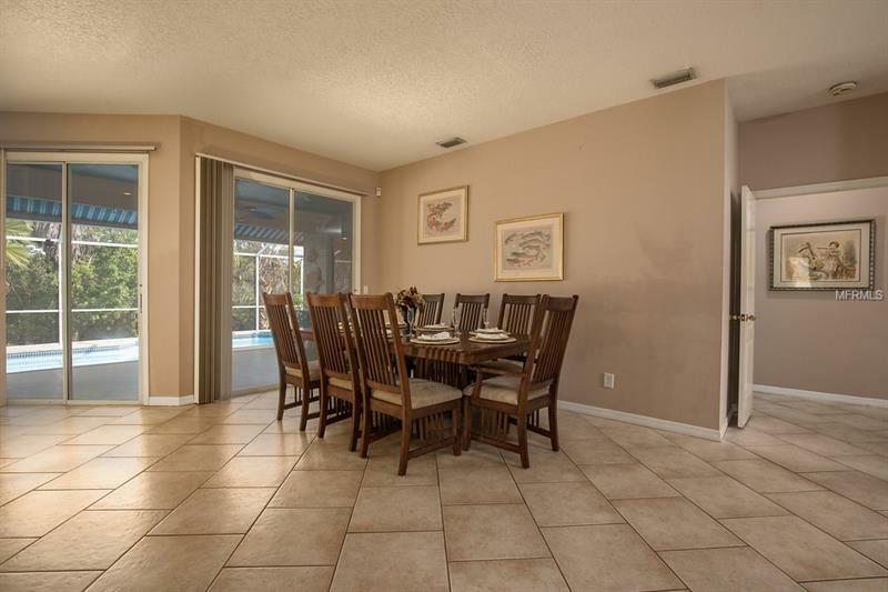 Property Photo: 9713 62nd Avenue N FL 33708
