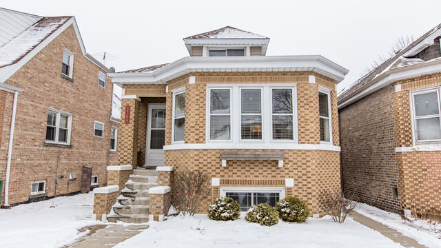 Property Photo:  5709 Grover Street  IL 60630 