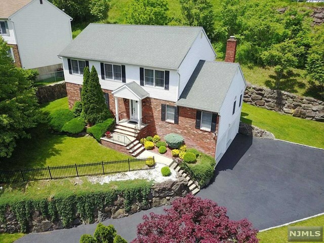 Property Photo:  15 Hillock Avenue  NJ 07506 