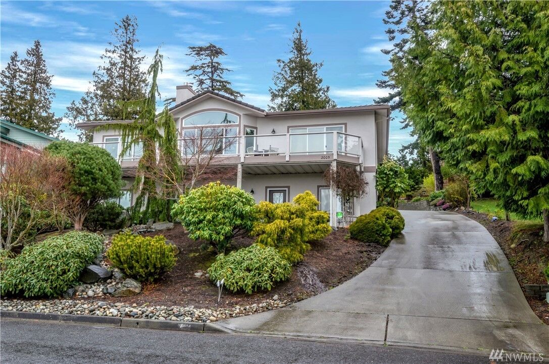 Property Photo:  2005 Bradley Dr  WA 98221 