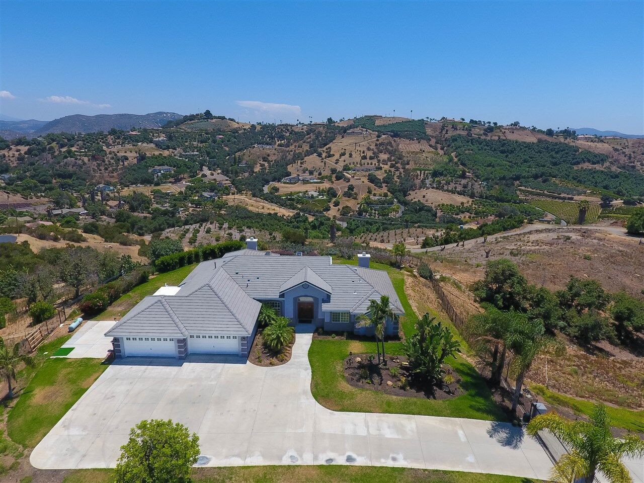 Property Photo:  3711 Foxglove Lane  CA 92028 