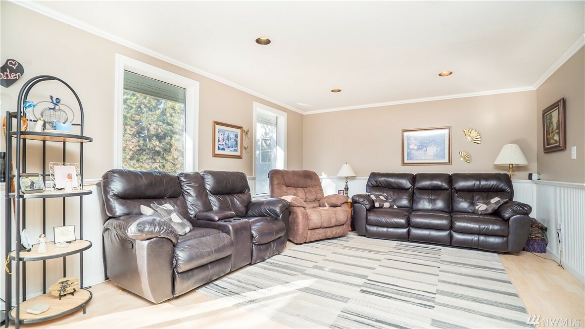 Property Photo:  3120 Bermuda St  WA 98828 