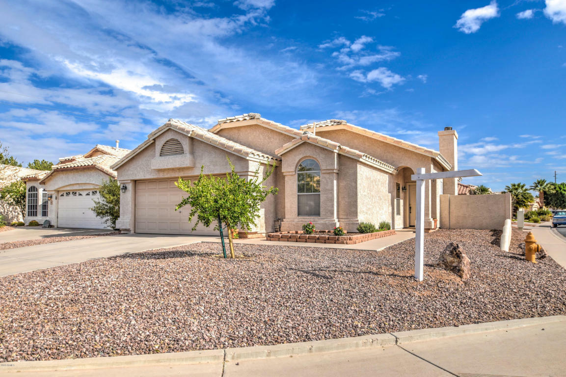 Property Photo: 1041 S Cholla Court AZ 85286