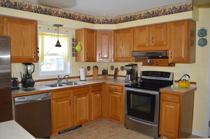 Property Photo:  98 Bellview Drive  NH 03446 