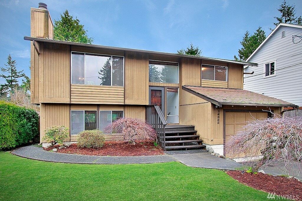 Property Photo:  14322 Wallingford Ave N  WA 98133 