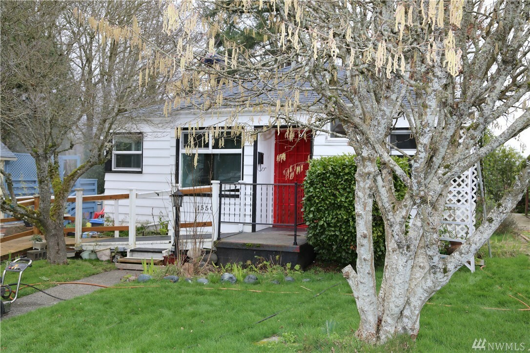 Property Photo:  1550 Marguerite Ave  WA 98337 