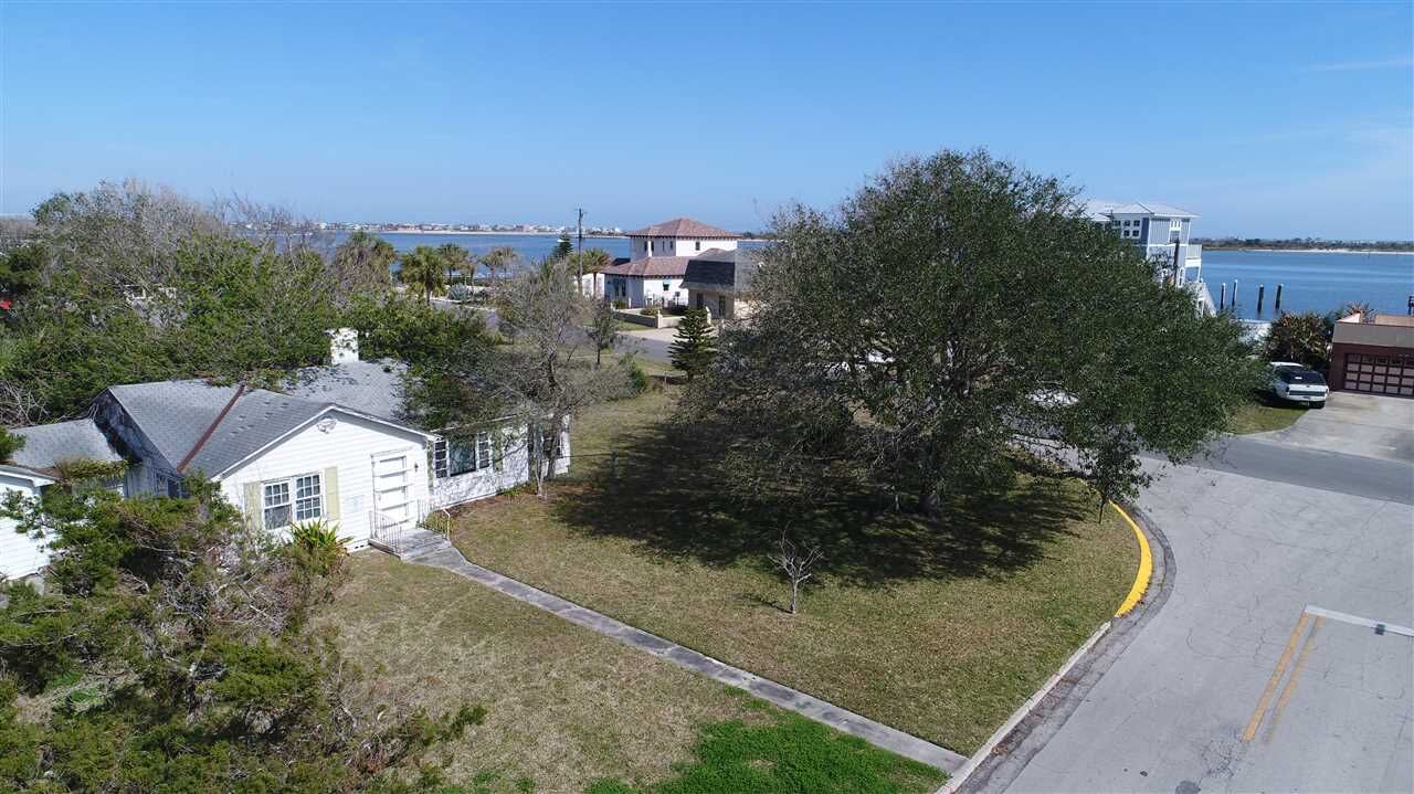 Property Photo:  330 Oglethorpe Boulevard  FL 32080-3750 