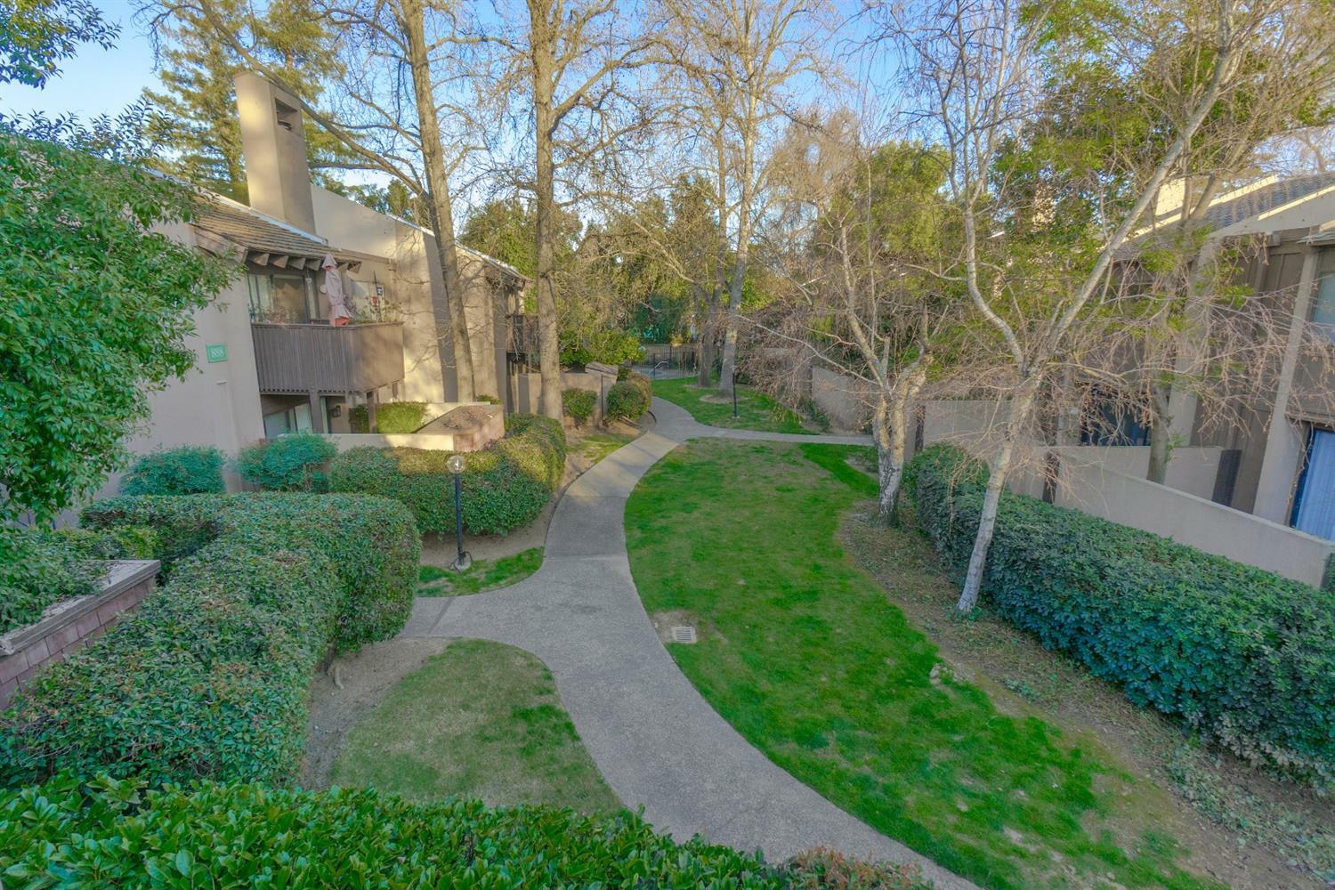 Property Photo:  894 Woodside Lane 5  CA 95825 