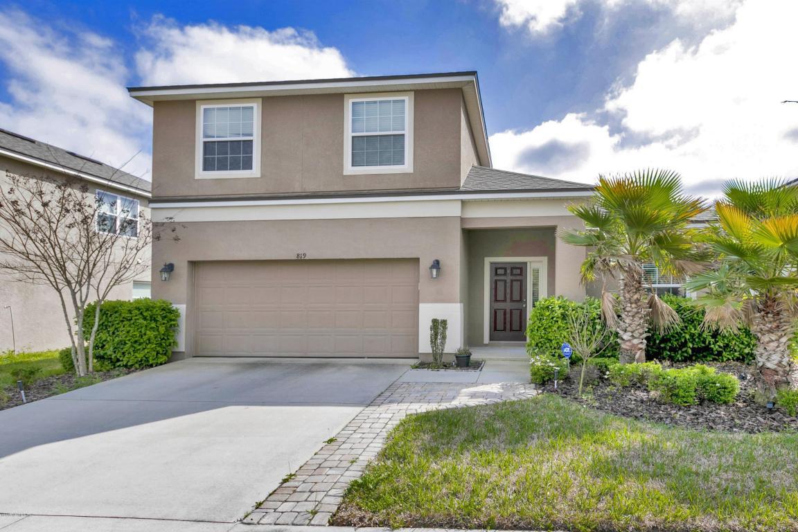 Property Photo:  819 Celebration Lane  FL 32068 