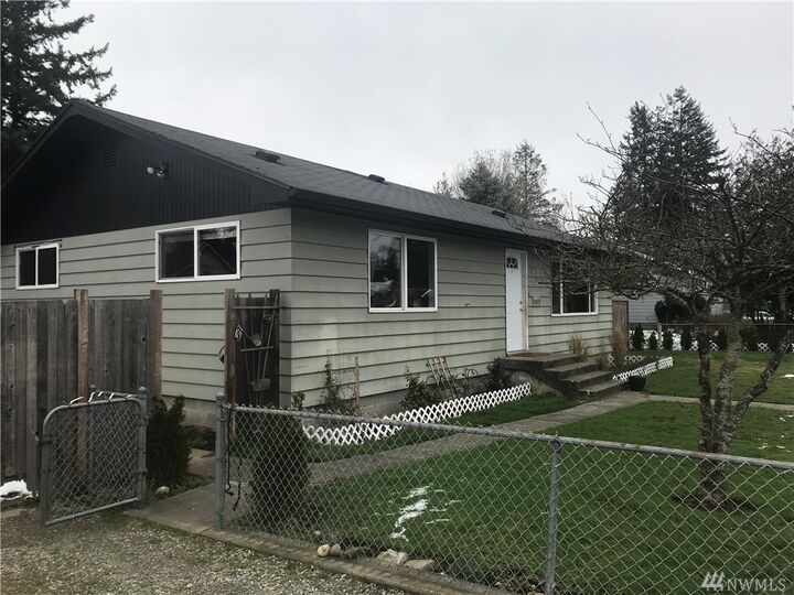 Property Photo:  1817 9th St  WA 98270 
