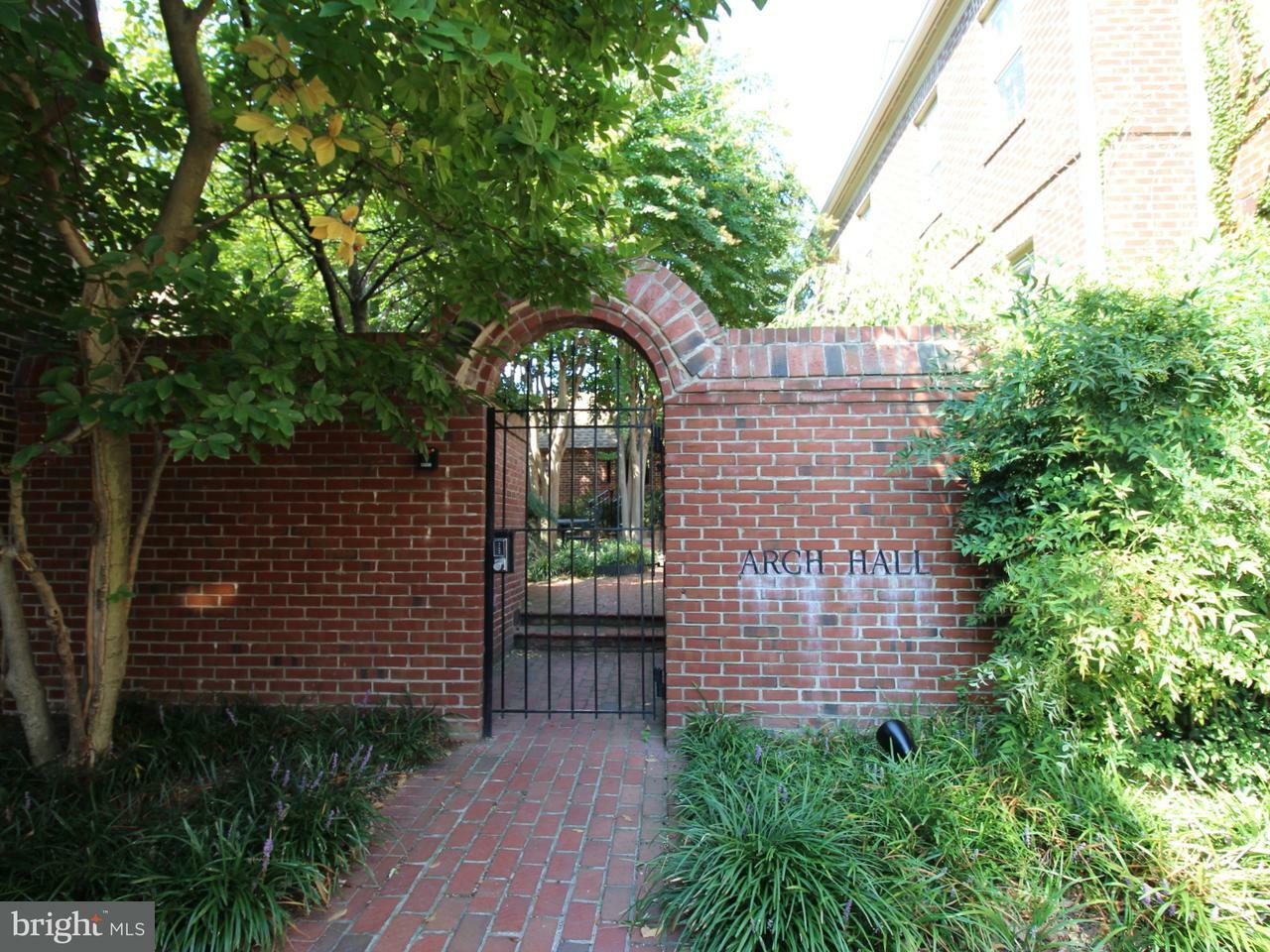 Property Photo:  639 Columbus Street S  VA 22314 