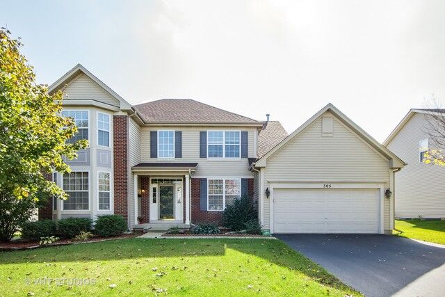 Property Photo:  305 Hampton Road  IL 60554 