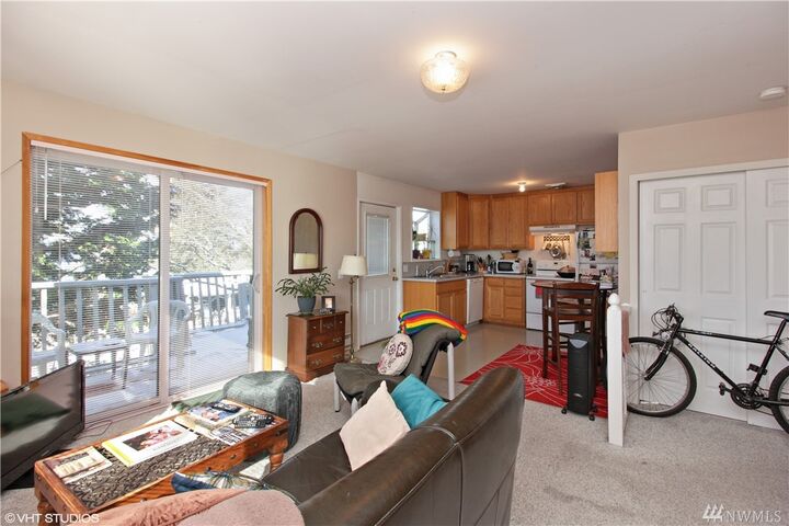 Property Photo:  212 N 100th Street  WA 98133 