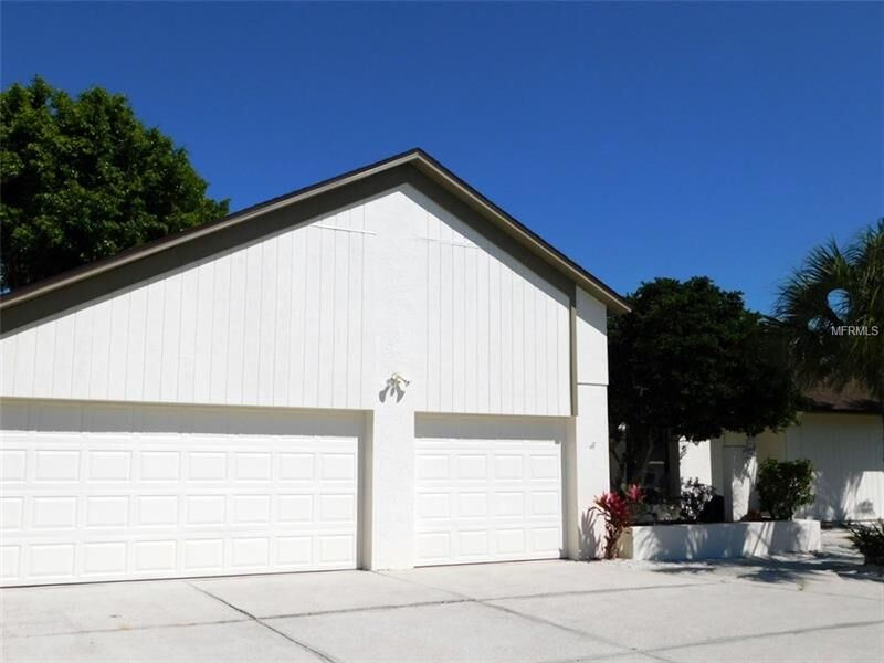 Property Photo: 4001 Kingston Terrace FL 34238