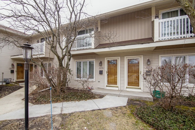 Property Photo: 3225 Lake Avenue B IL 60026
