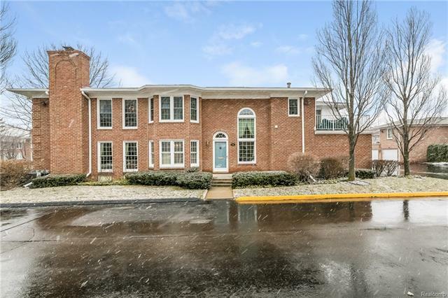 Property Photo:  141 Windwood Pointe Drive  MI 48080 