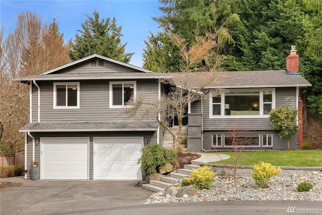 Property Photo:  230 Mt Rainier Place NW  WA 98027 