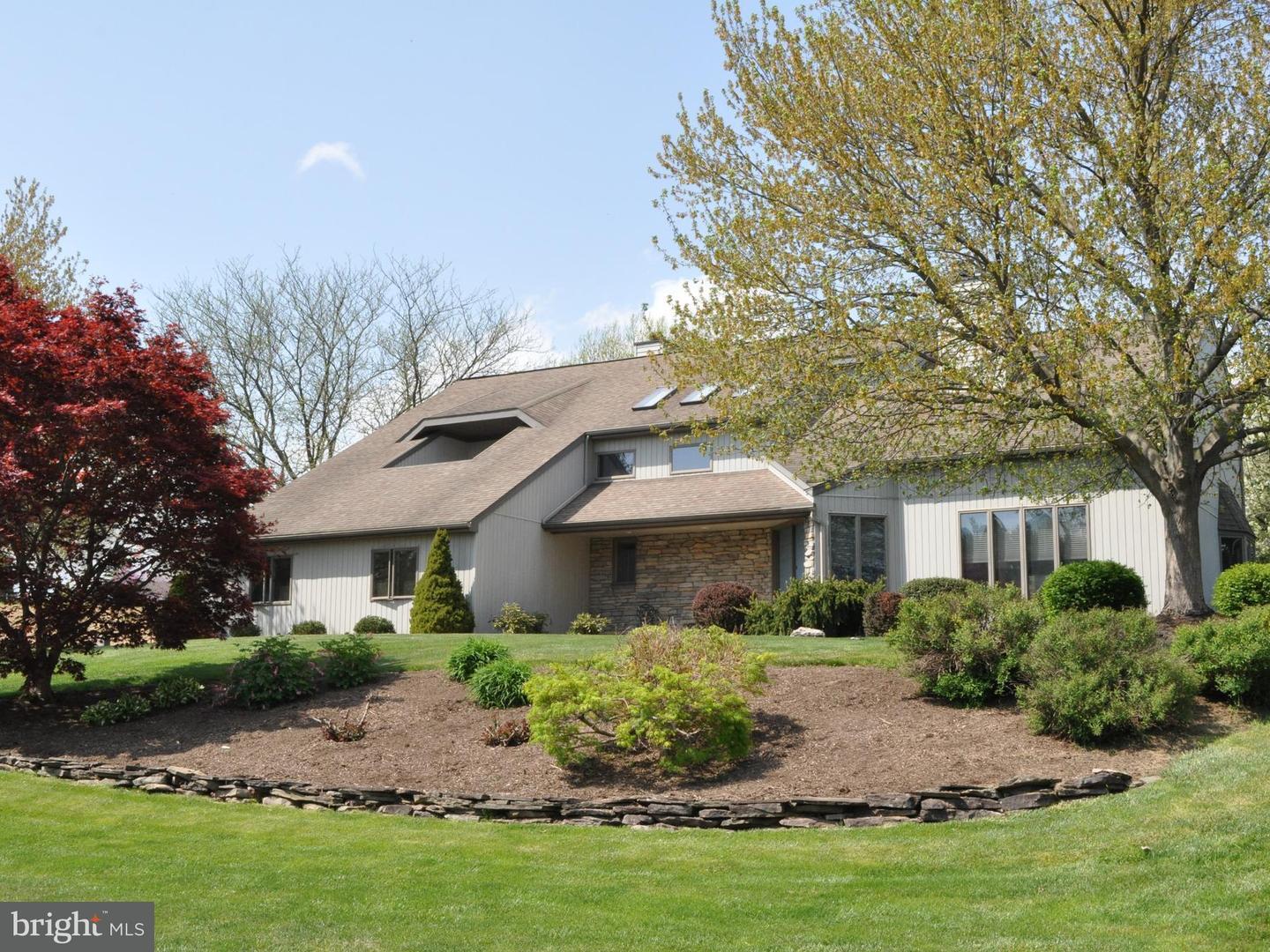 Property Photo: 1000 Fieldstone Court PA 17603