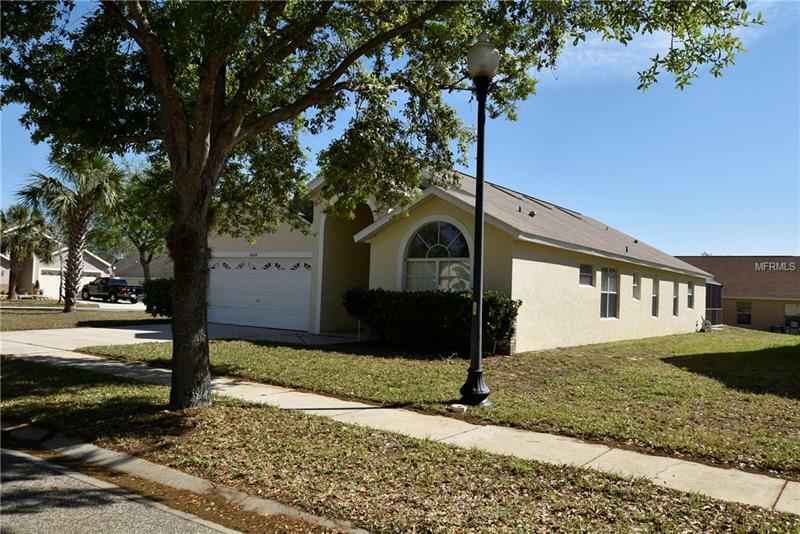 Property Photo:  16028 Blossom Hill Loop  FL 34714 