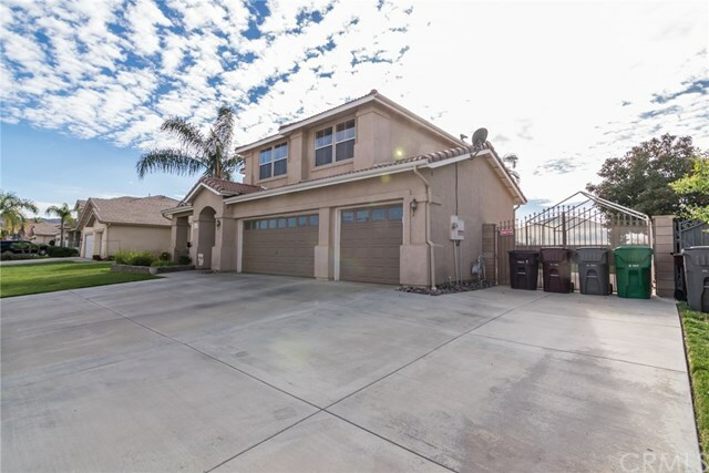 Property Photo:  26113 Avenida Hortensia  CA 92544 