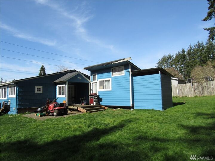 Property Photo: 3028 Taylor Rd WA 98277