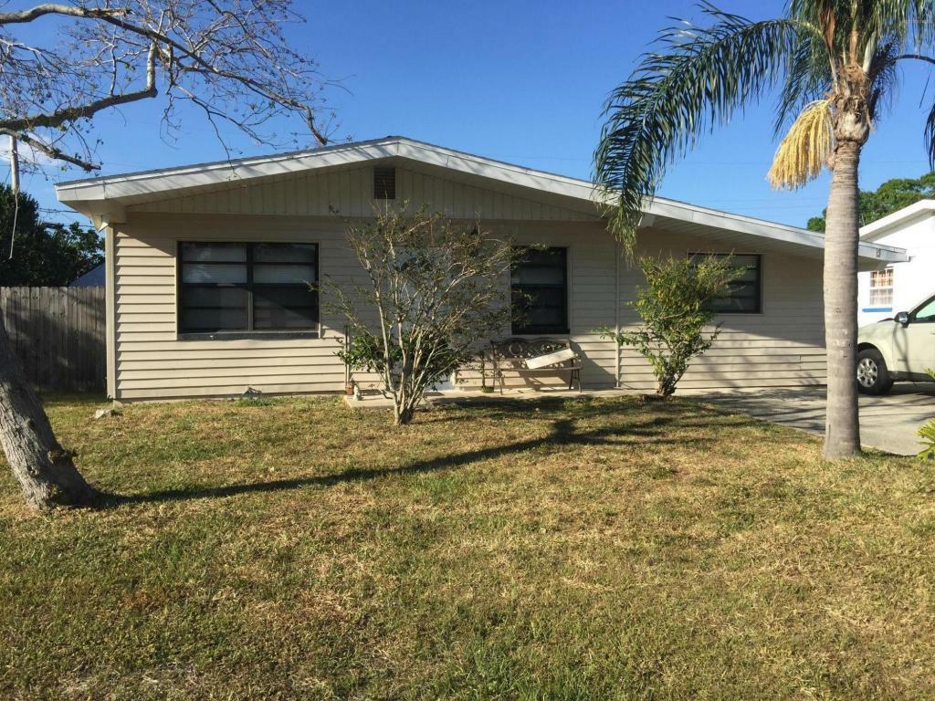 Property Photo: 2566 Pepper Avenue FL 32935