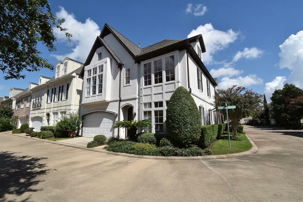 Property Photo:  3202 S Pemberton Circle Drive  TX 77025 