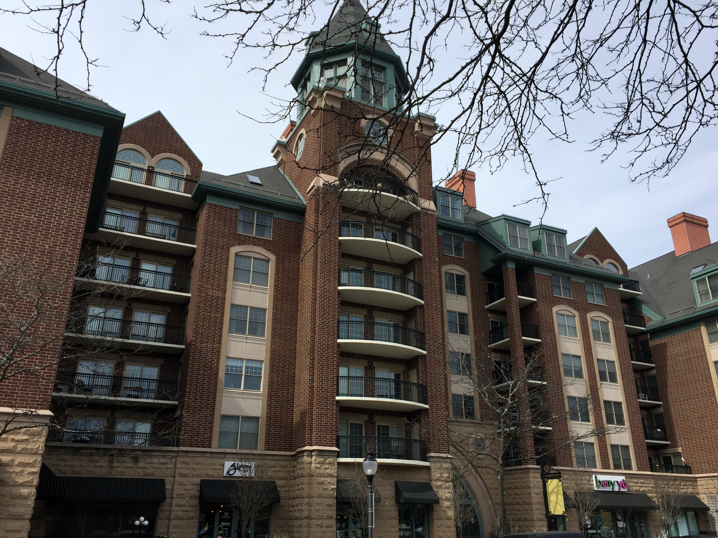 Property Photo: 44 Vail Avenue 608 IL 60005