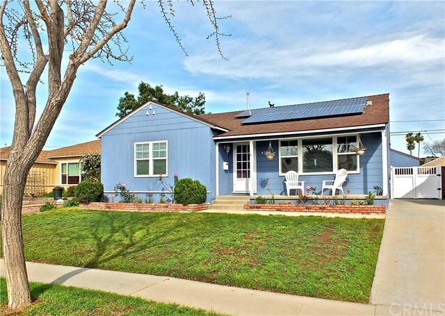 Property Photo:  4750 Castana Avenue  CA 90712 