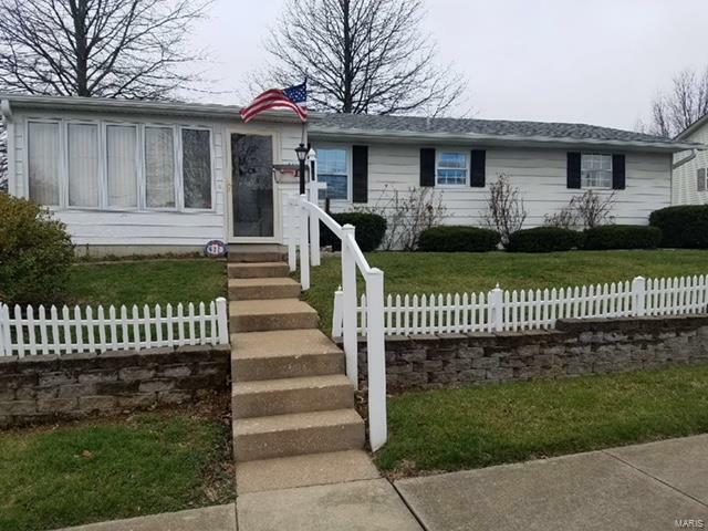 Property Photo: 411 Main 62298