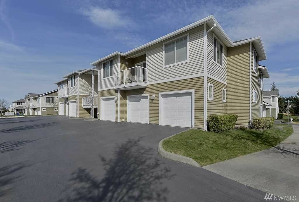 Property Photo: 1129 61st St SE 16-C WA 98092